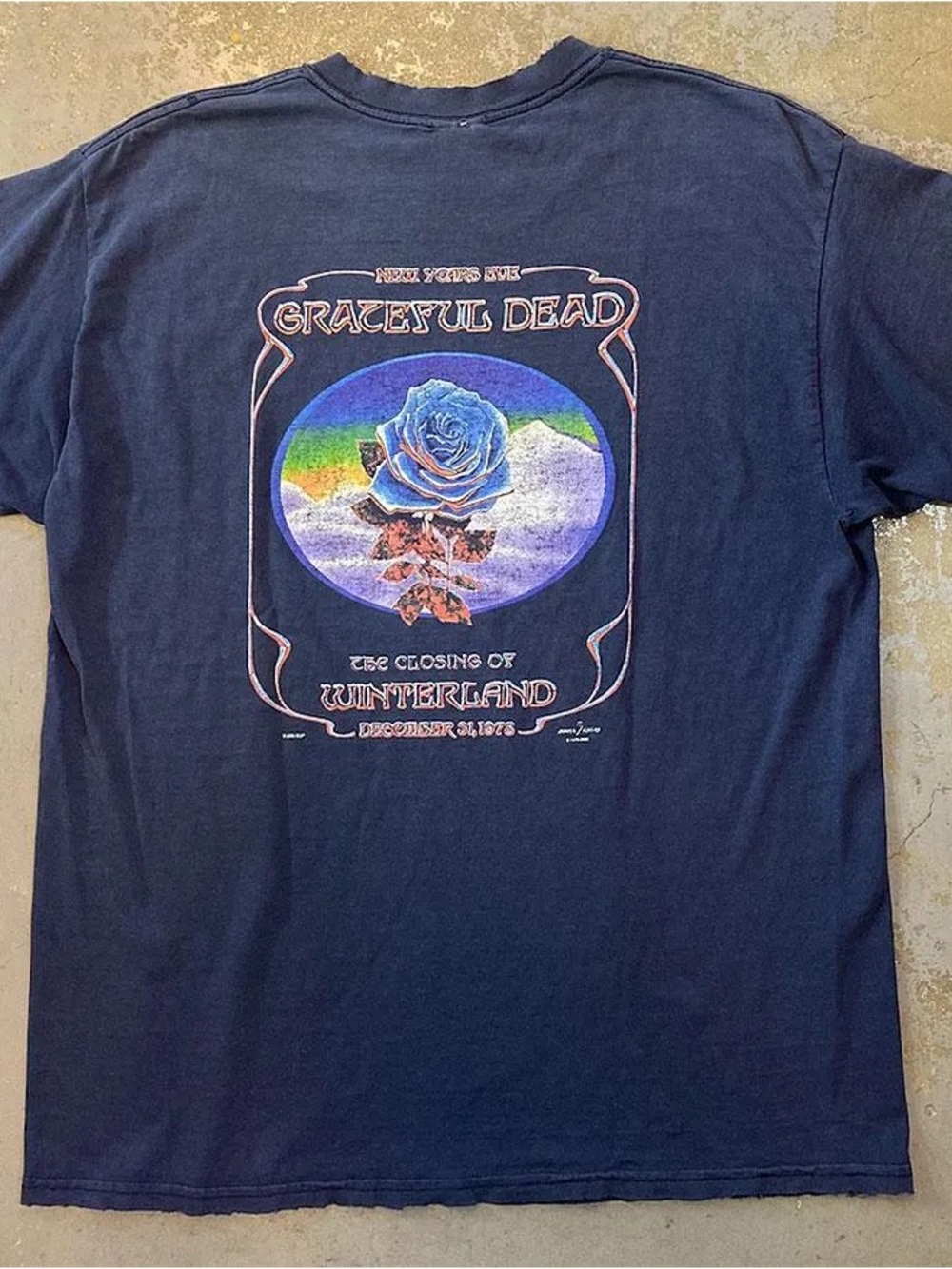 Grateful Dead *blue rose* graphic tee | JUNK FOOD
